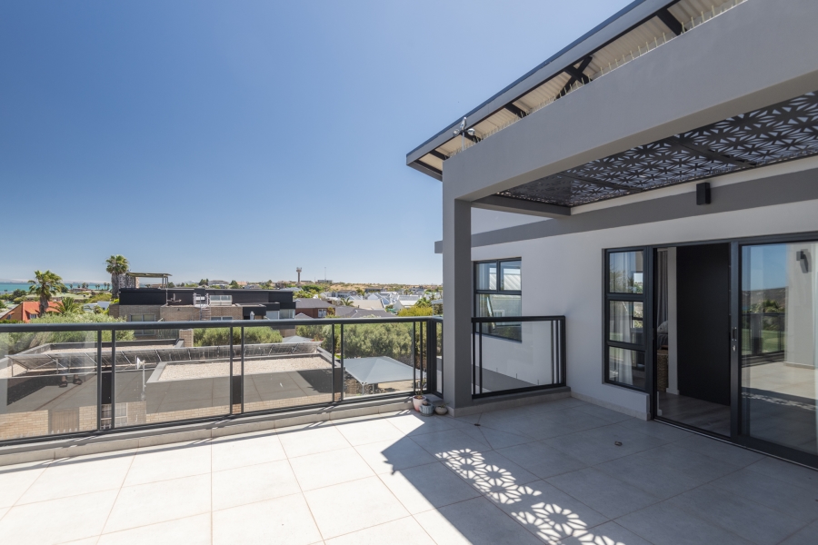 5 Bedroom Property for Sale in Myburgh Park Western Cape